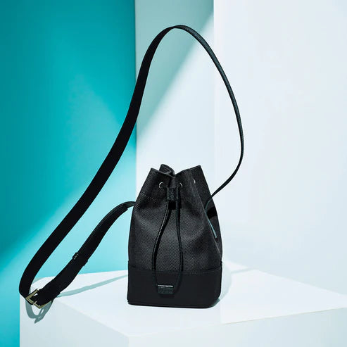 ETELA Mini string bag - Black