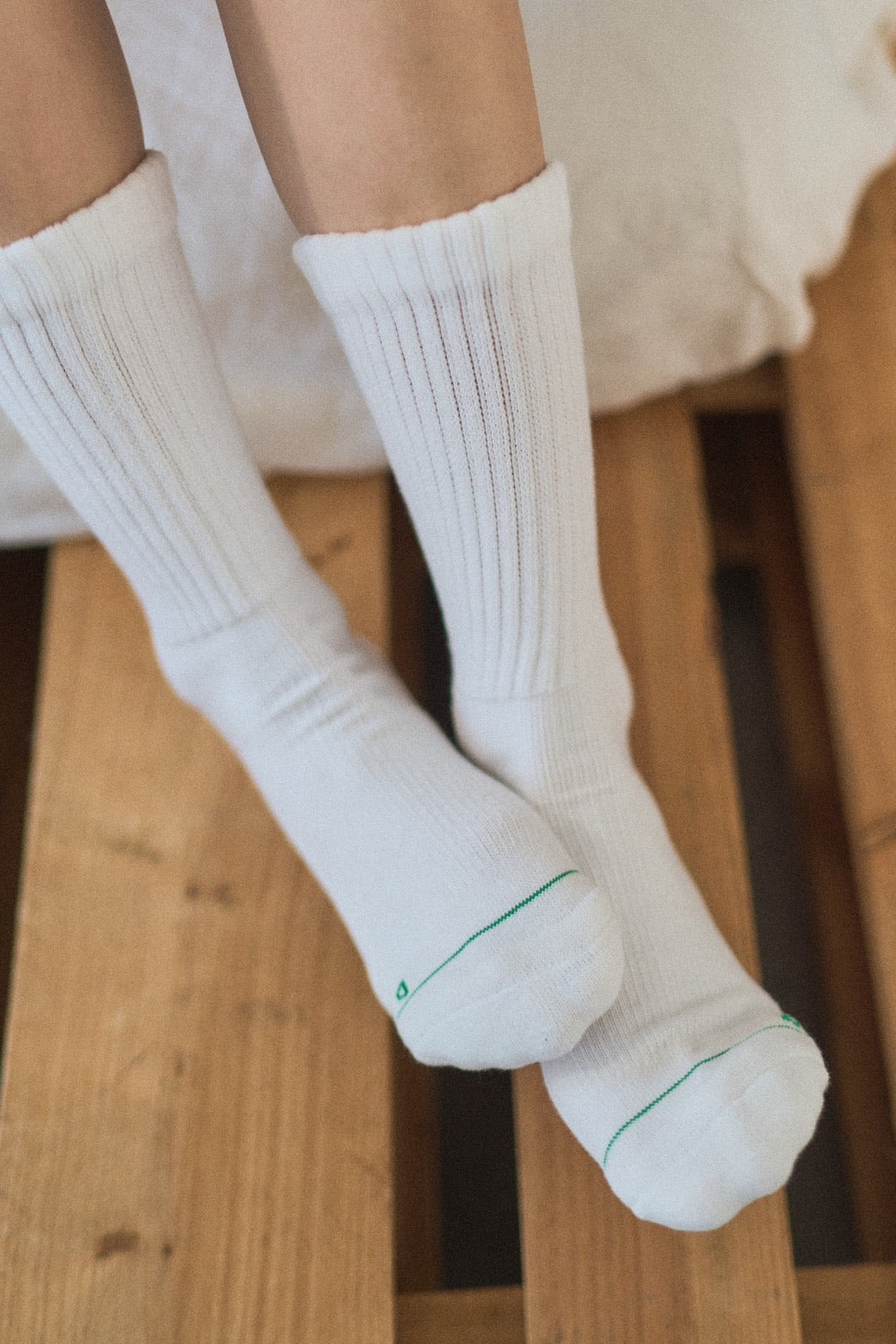 Hanes originalsロークルーソックス 3P by THE DODO JEAN / WHITE