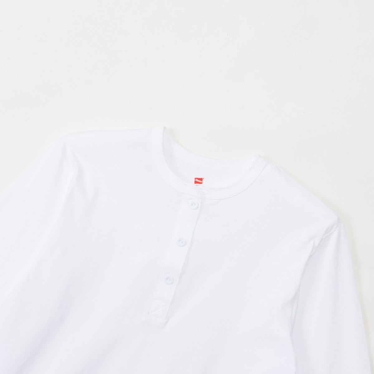 Hanes originalsヘンリーネックロングスリーブTシャツ by THE DODO JEAN / WHITE