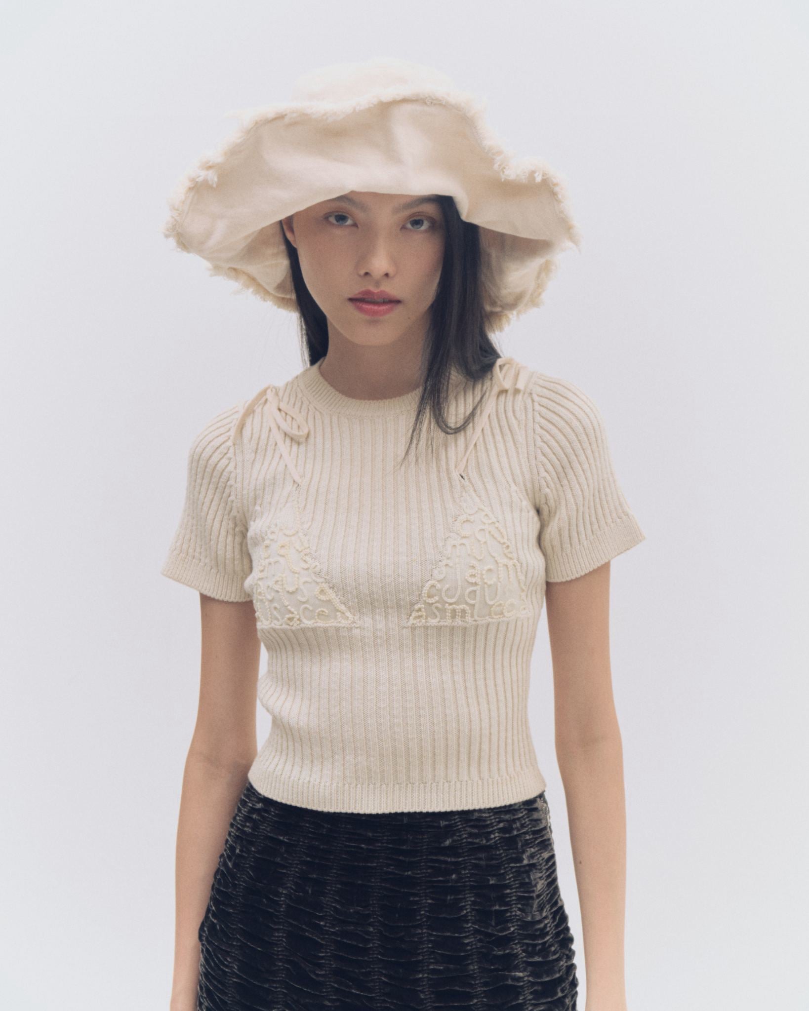 BRIM / IVORY – VAKT.